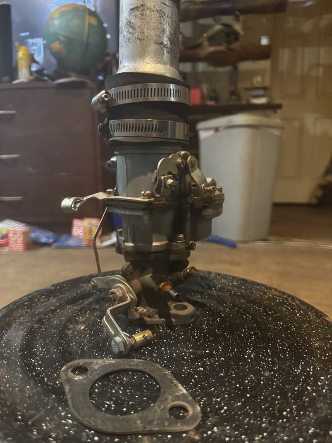 Secondary view of choke and governor linkage